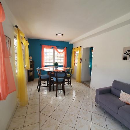 Cozy Cute Home 2Nd Floor Pay At The Property And We Have Many Method Of Payments Just Ask Us 파하르도 외부 사진