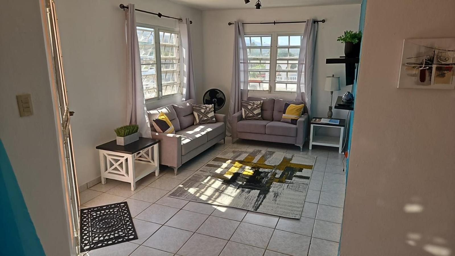Cozy Cute Home 2Nd Floor Pay At The Property And We Have Many Method Of Payments Just Ask Us 파하르도 외부 사진